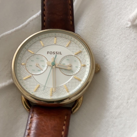 Fossil leather watch - Picture 2 of 3